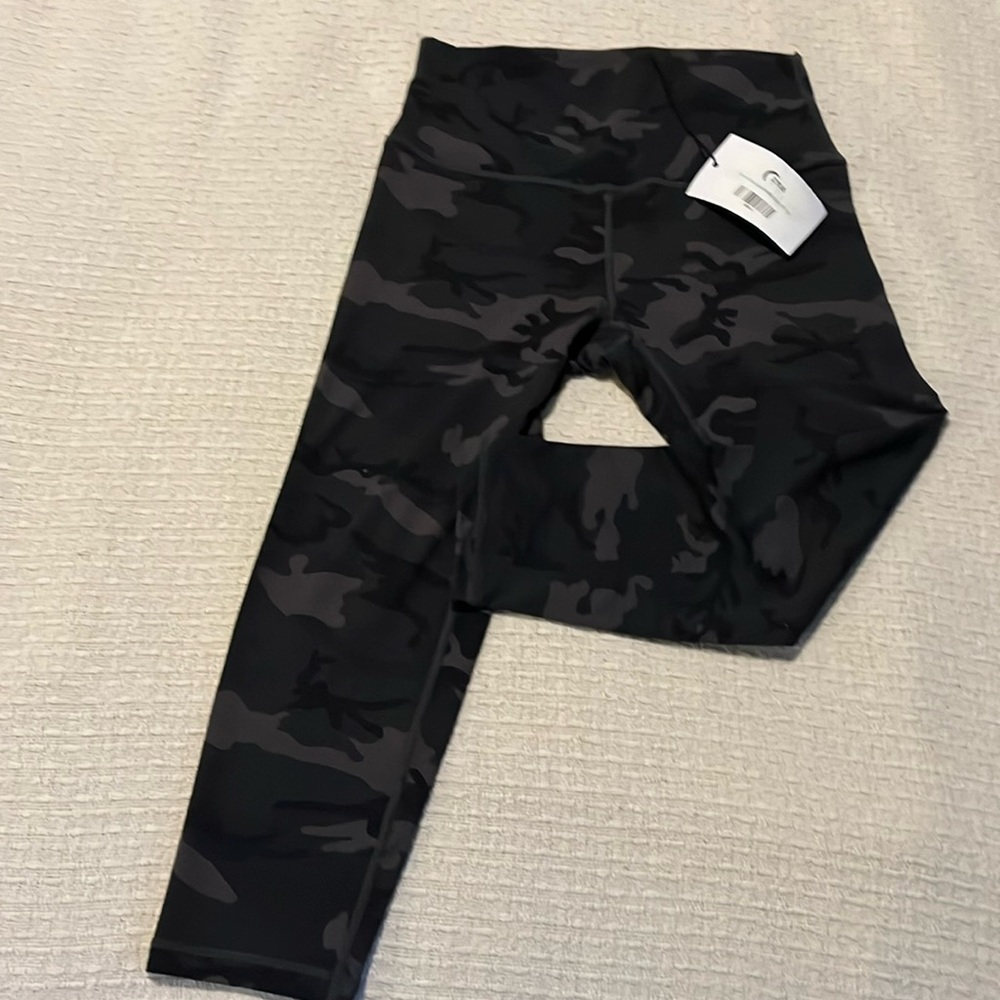 Zyia forest camo Luxe capris 20”